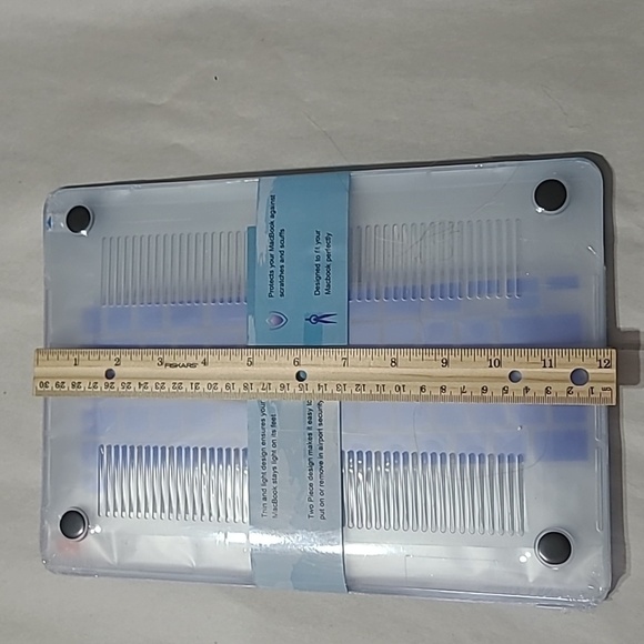 MacBook Cover NWT - Picture 6 of 8